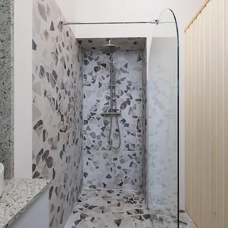 公寓 Modern In The Heart Of The Old Town *