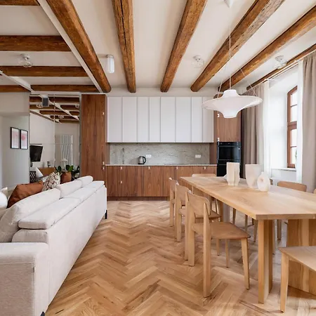 Modern In The Heart Of The Old Town *